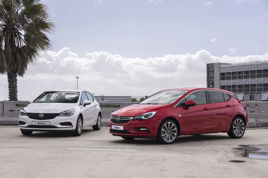  Opel Astra ecoFLEX 2016 года  (ZA) (фото 25 из 29)